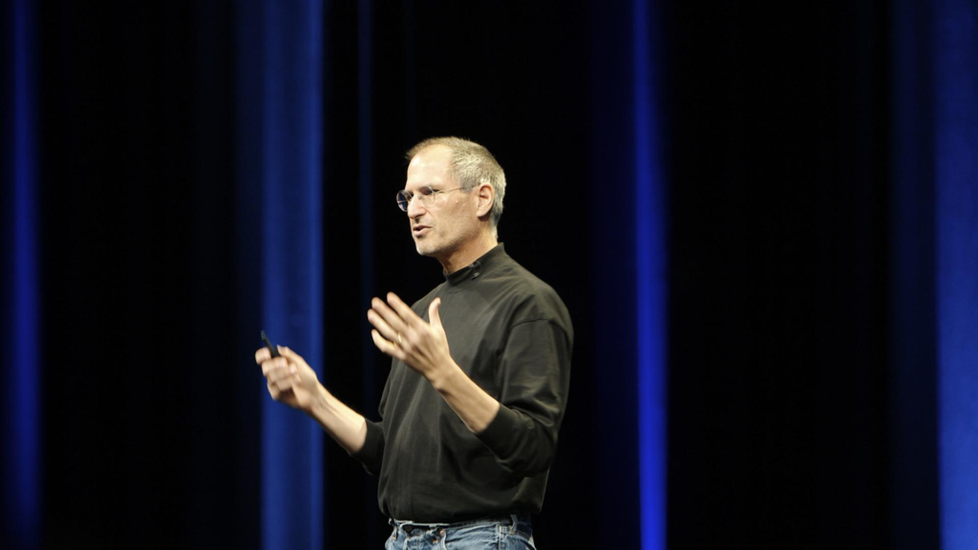 Photo of Steve Jobs doing a presentation